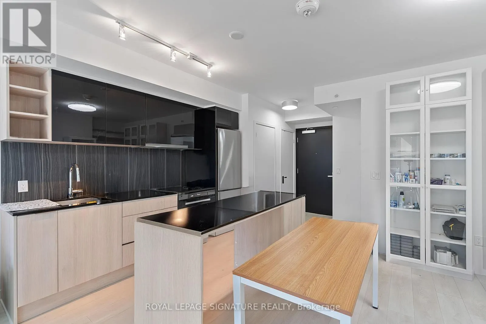 452 - 31 TIPPETT ROAD