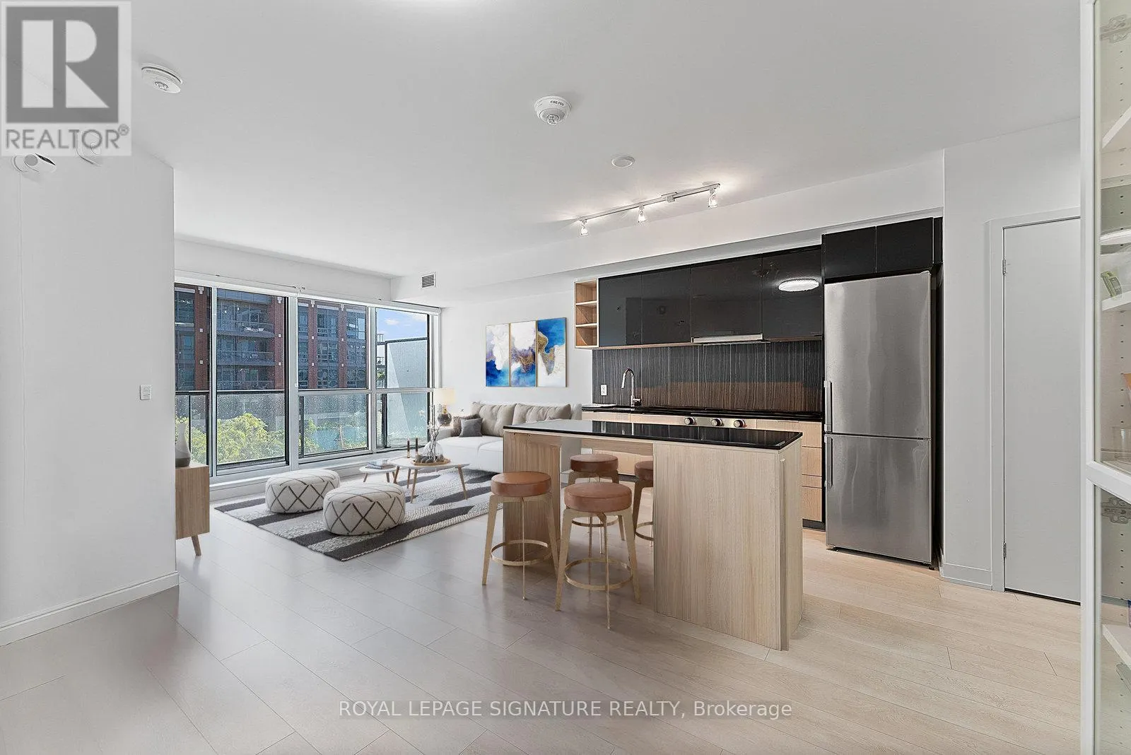 452 - 31 TIPPETT ROAD