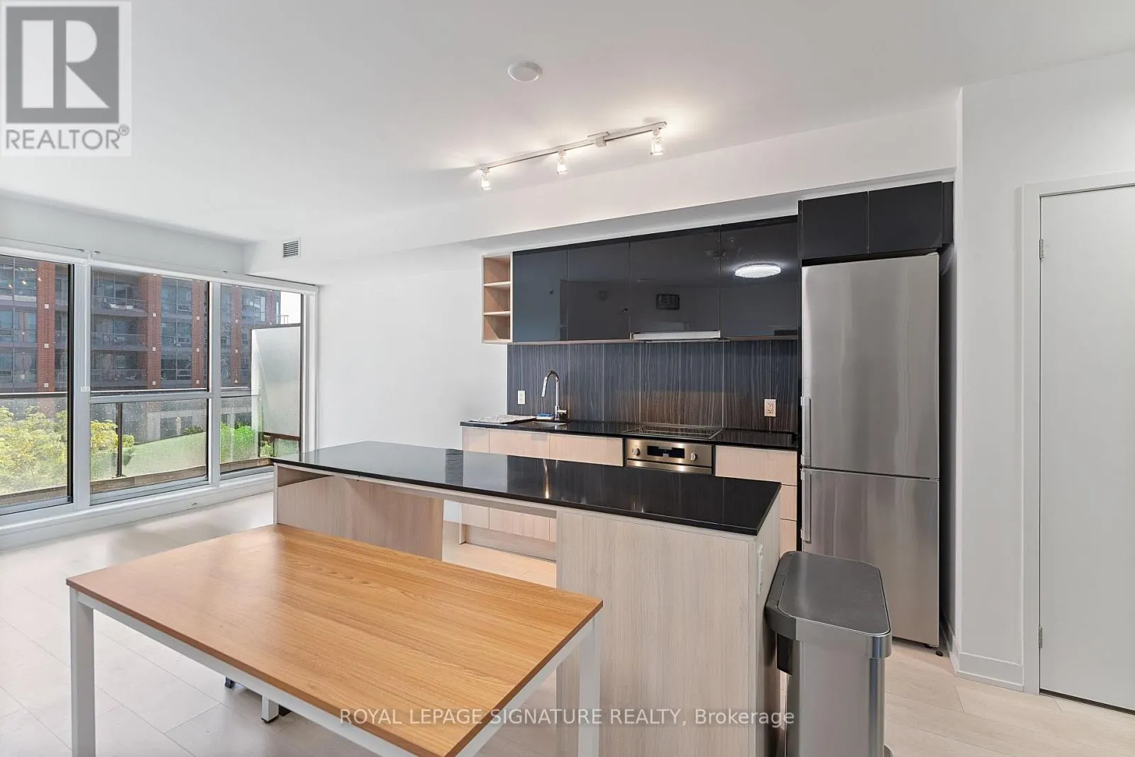 452 - 31 TIPPETT ROAD