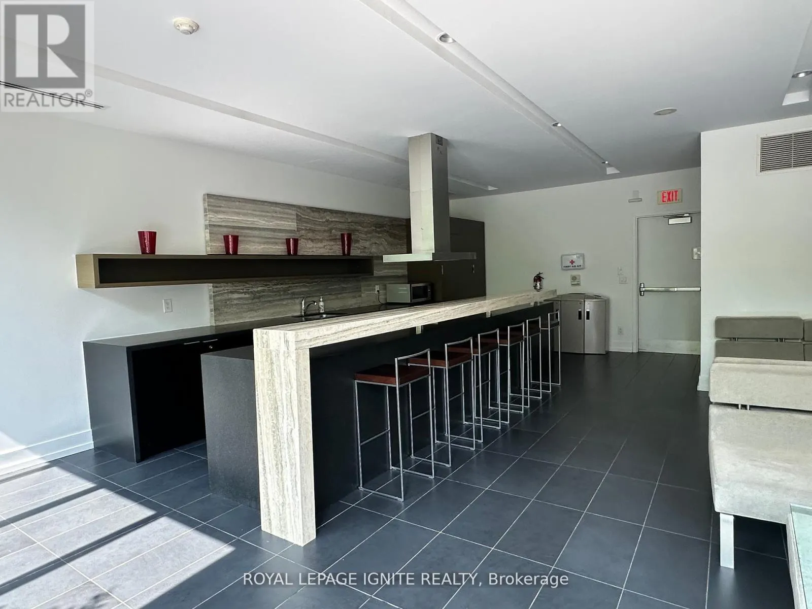 1809 - 110 CHARLES STREET E