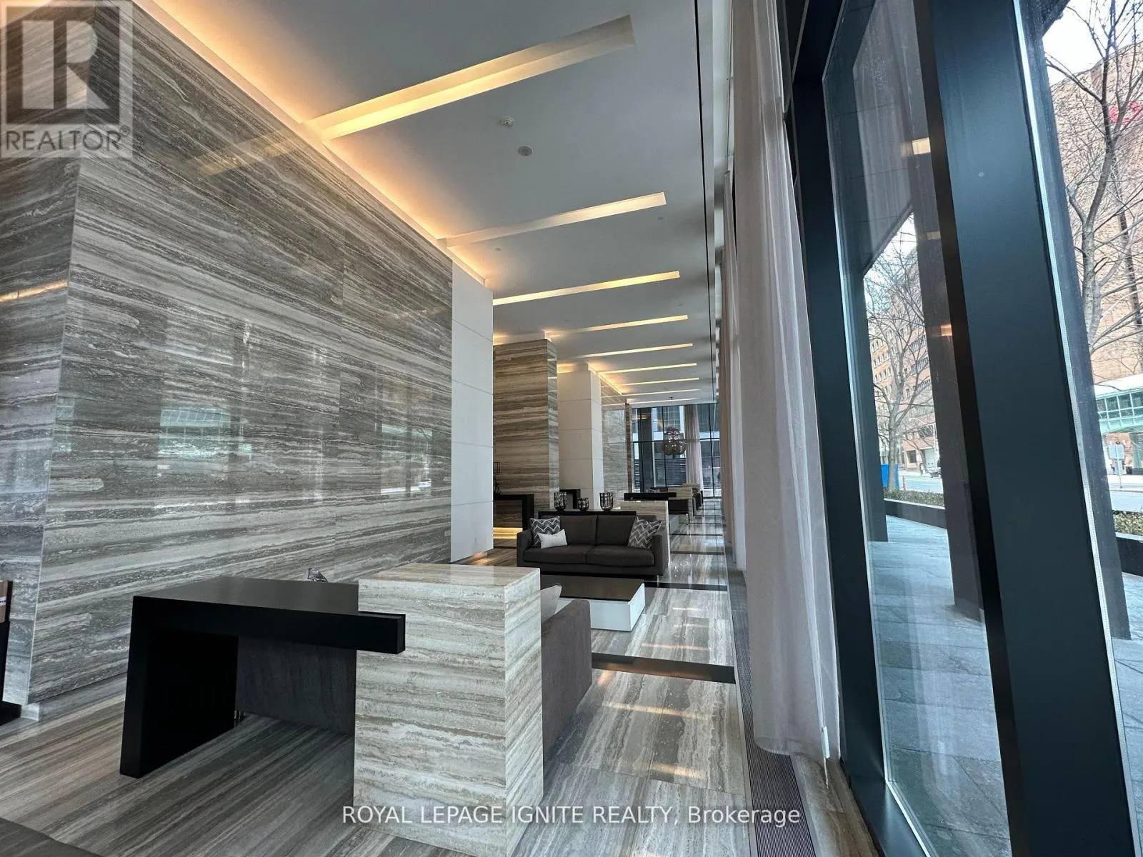 1809 - 110 CHARLES STREET E