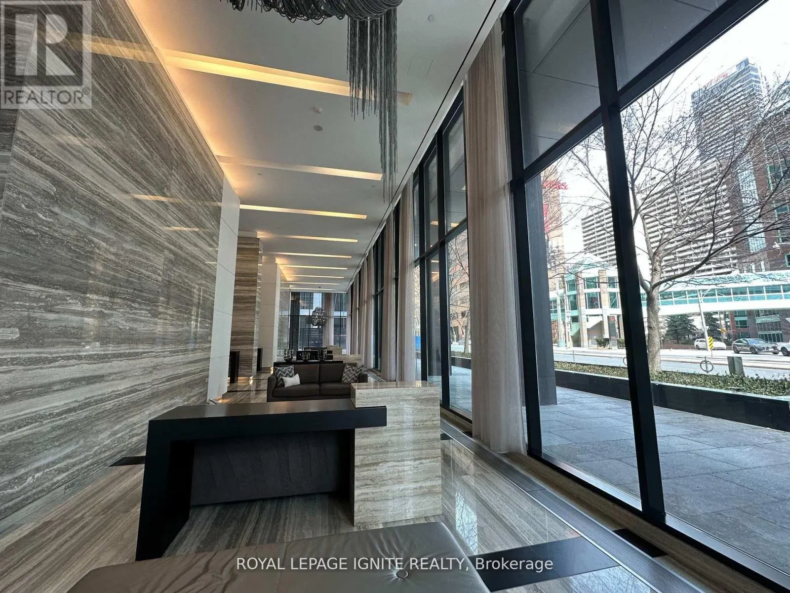 1809 - 110 CHARLES STREET E