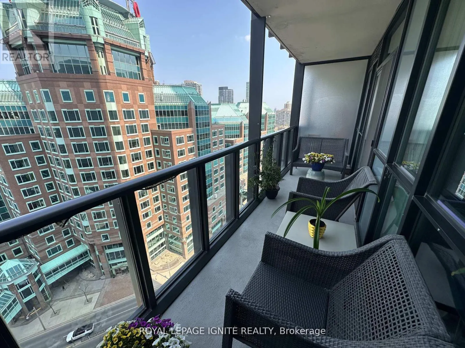 1809 - 110 CHARLES STREET E