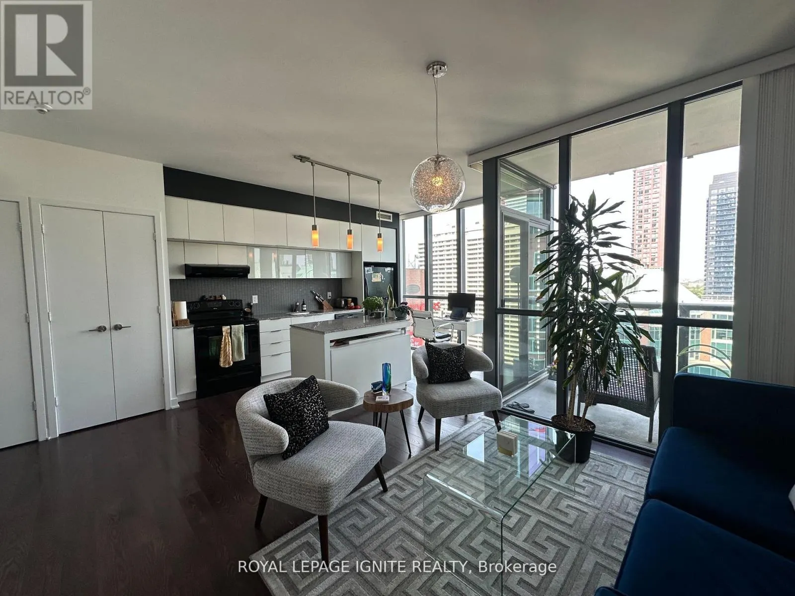 1809 - 110 CHARLES STREET E