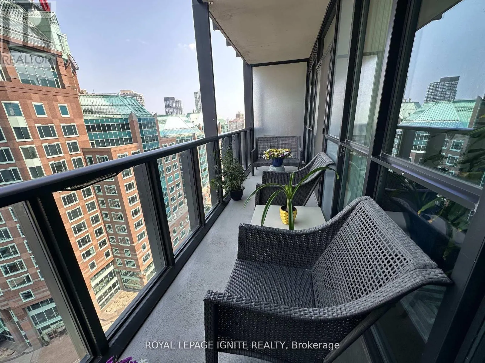 1809 - 110 CHARLES STREET E