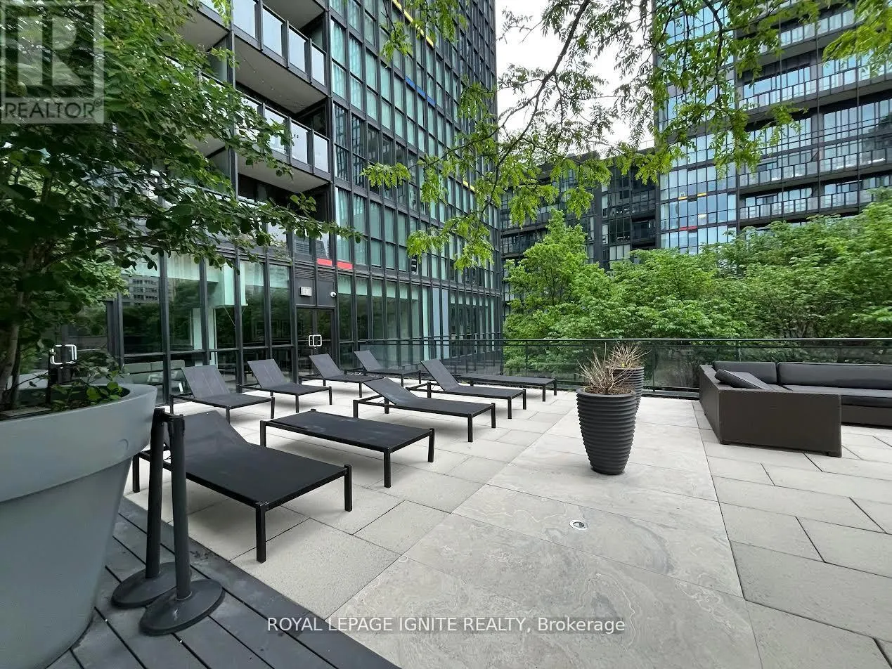 1809 - 110 CHARLES STREET E