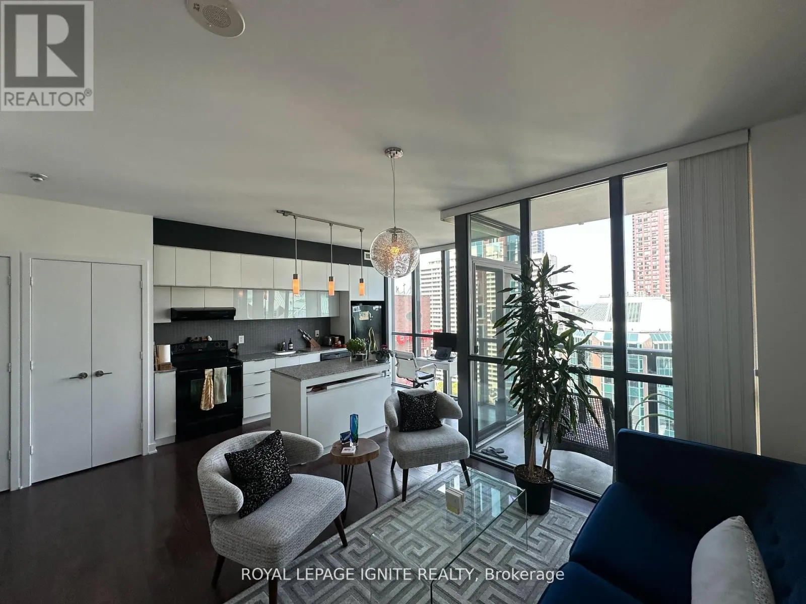1809 - 110 CHARLES STREET E