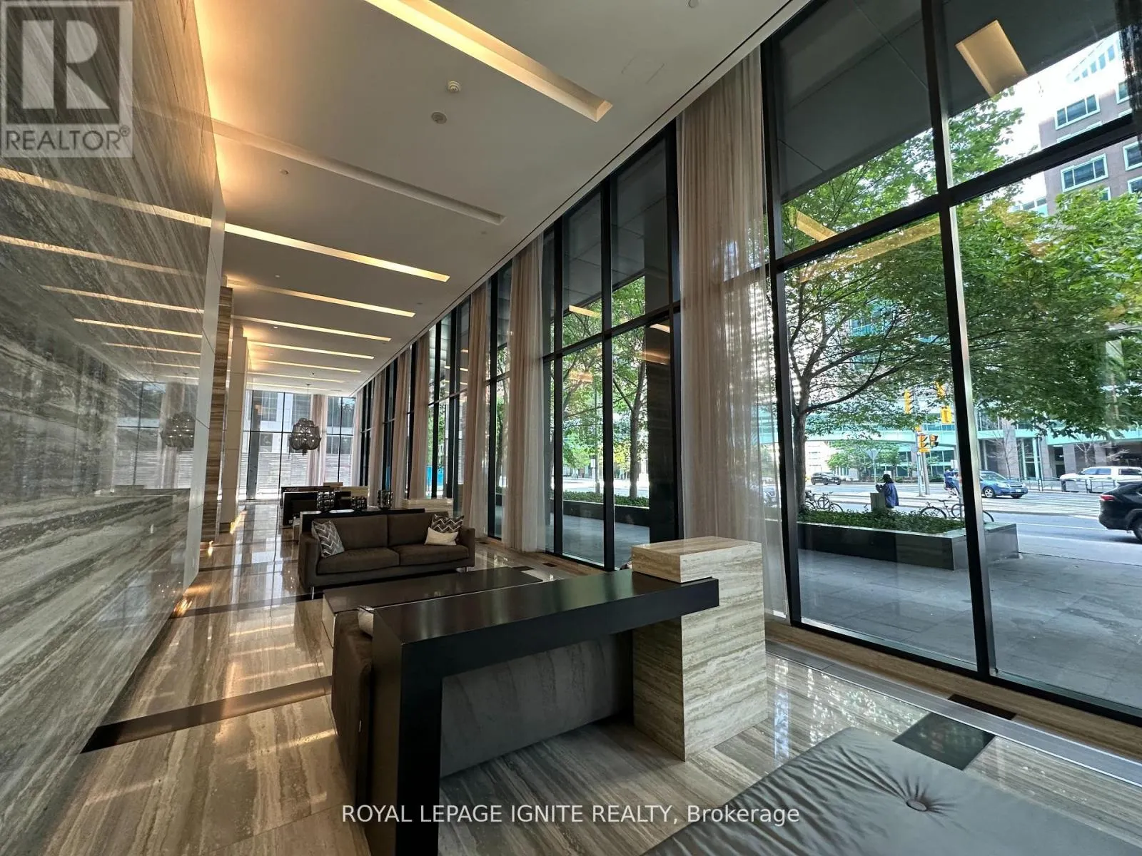 1809 - 110 CHARLES STREET E