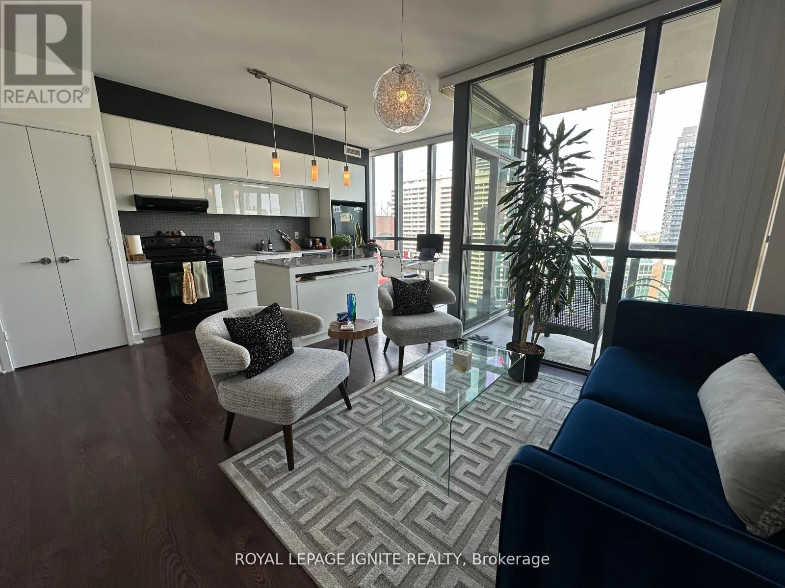 1809 - 110 CHARLES STREET E