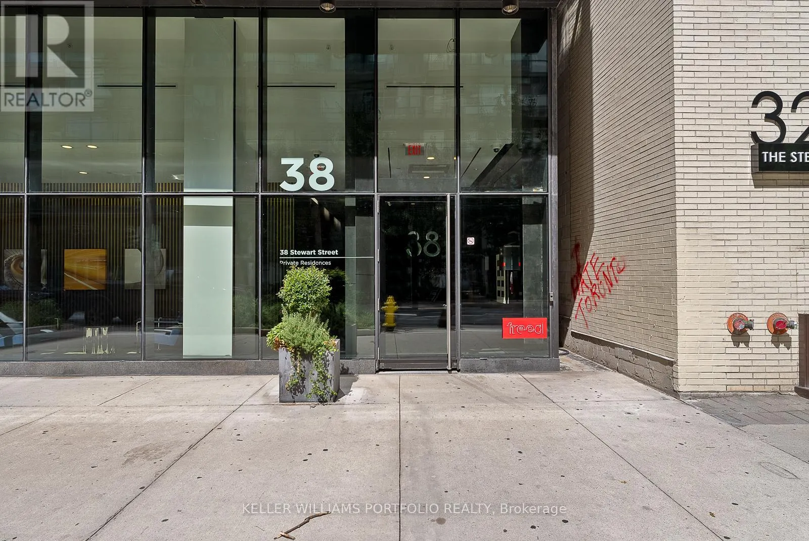 303 - 38 STEWART STREET