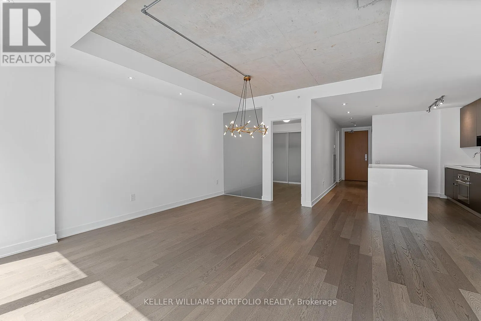 303 - 38 STEWART STREET