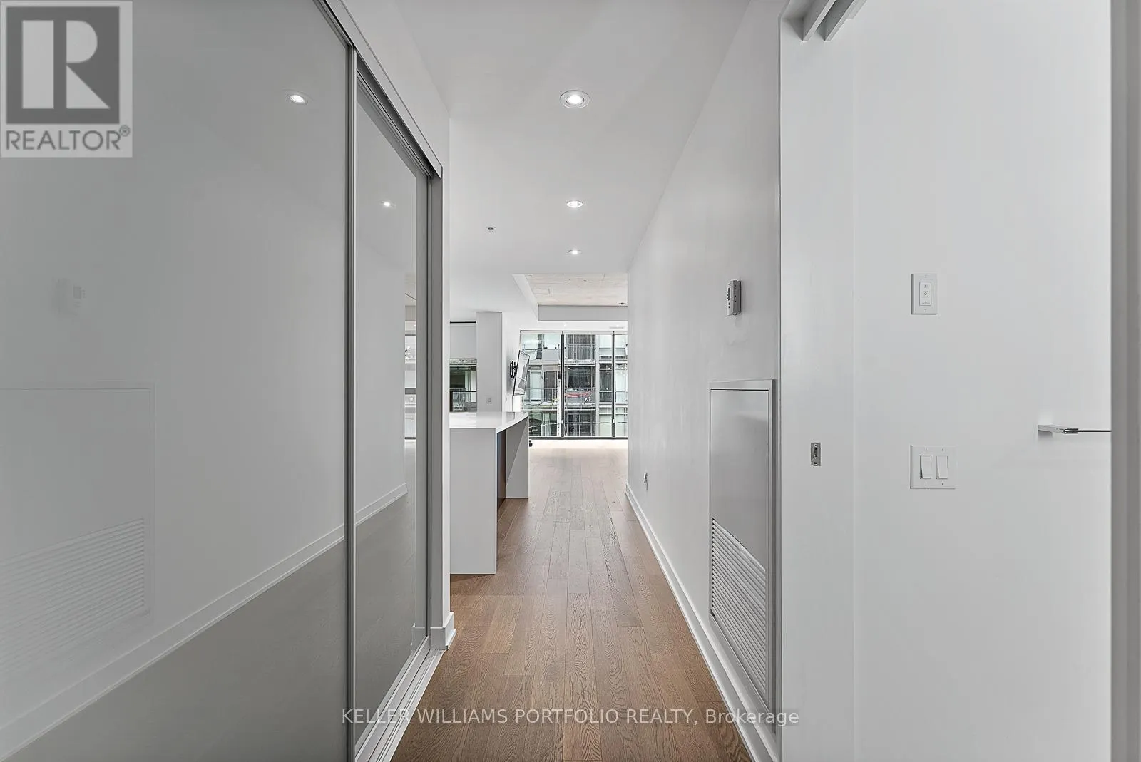 303 - 38 STEWART STREET