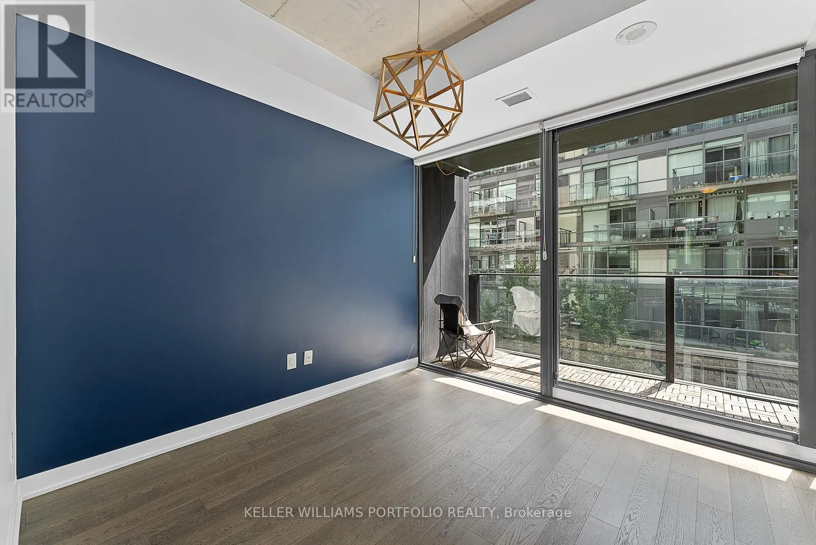303 - 38 STEWART STREET