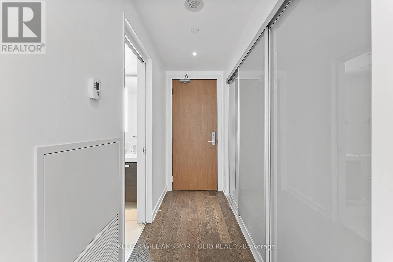 303 - 38 STEWART STREET