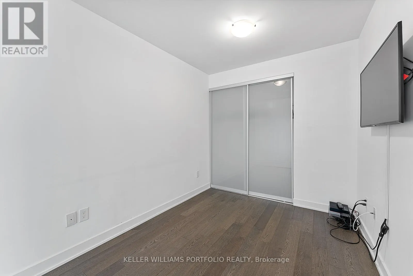 303 - 38 STEWART STREET