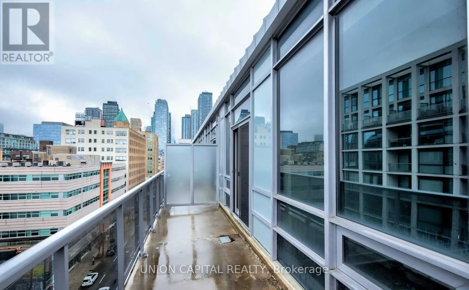 816 - 399 ADELAIDE STREET W