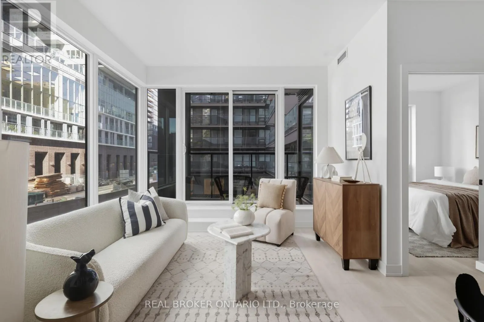 207 - 127 BROADWAY AVENUE