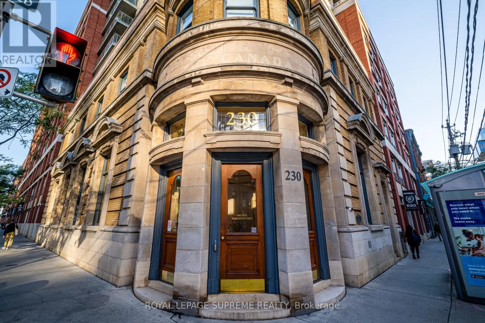 716 - 230 KING STREET E