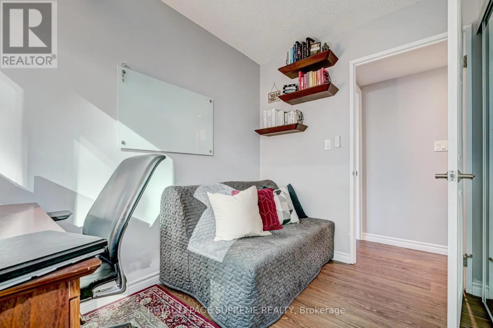 716 - 230 KING STREET E