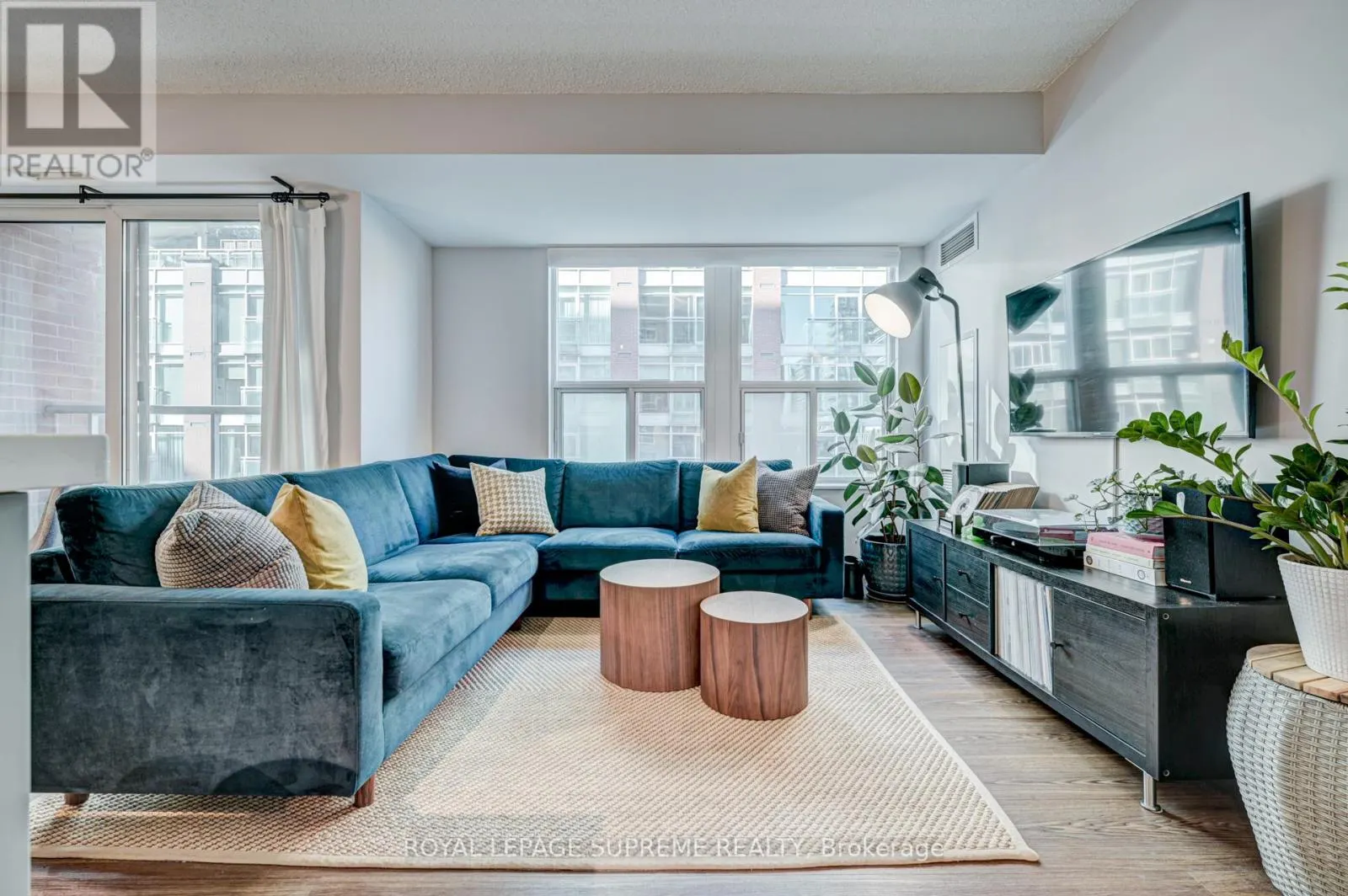 716 - 230 KING STREET E