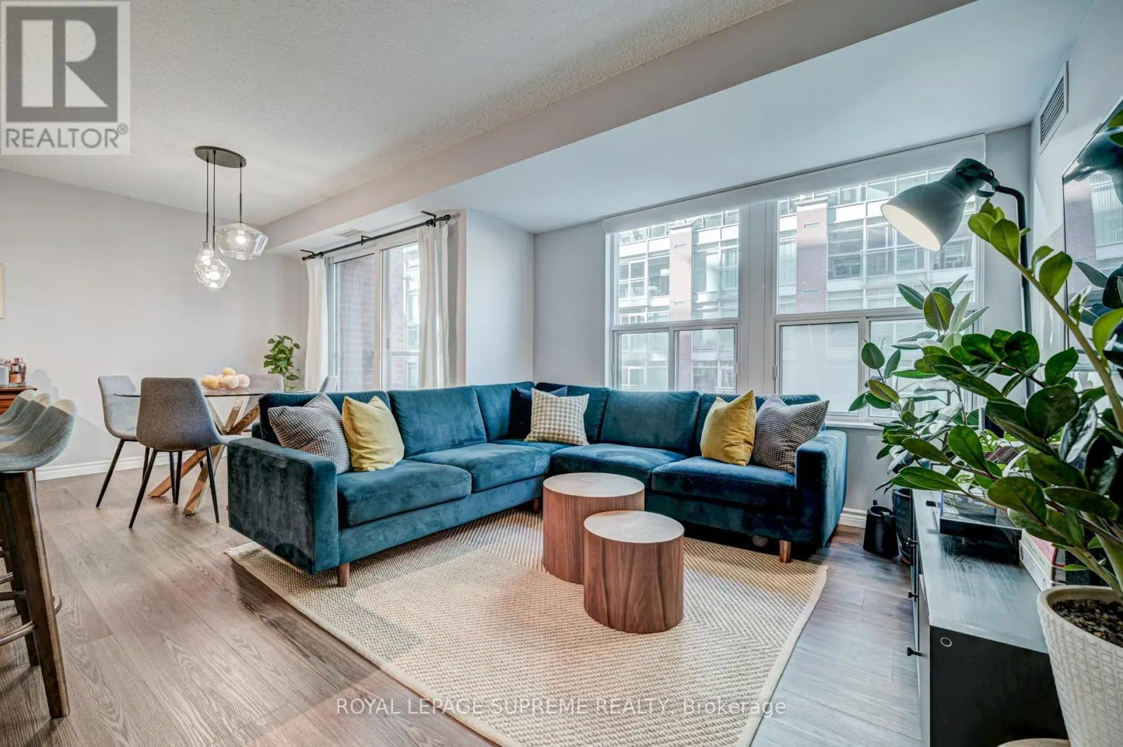 716 - 230 KING STREET E