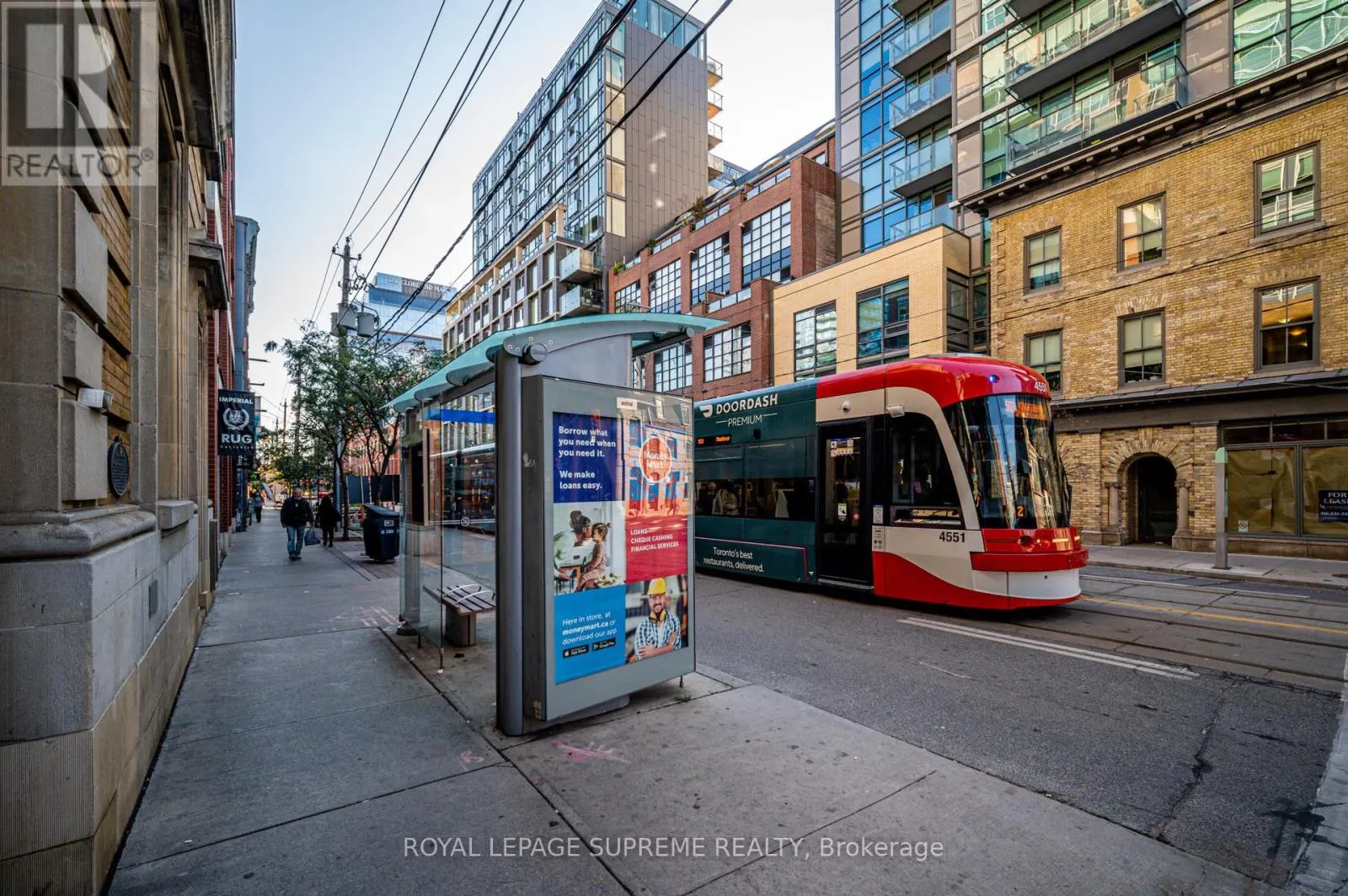 716 - 230 KING STREET E