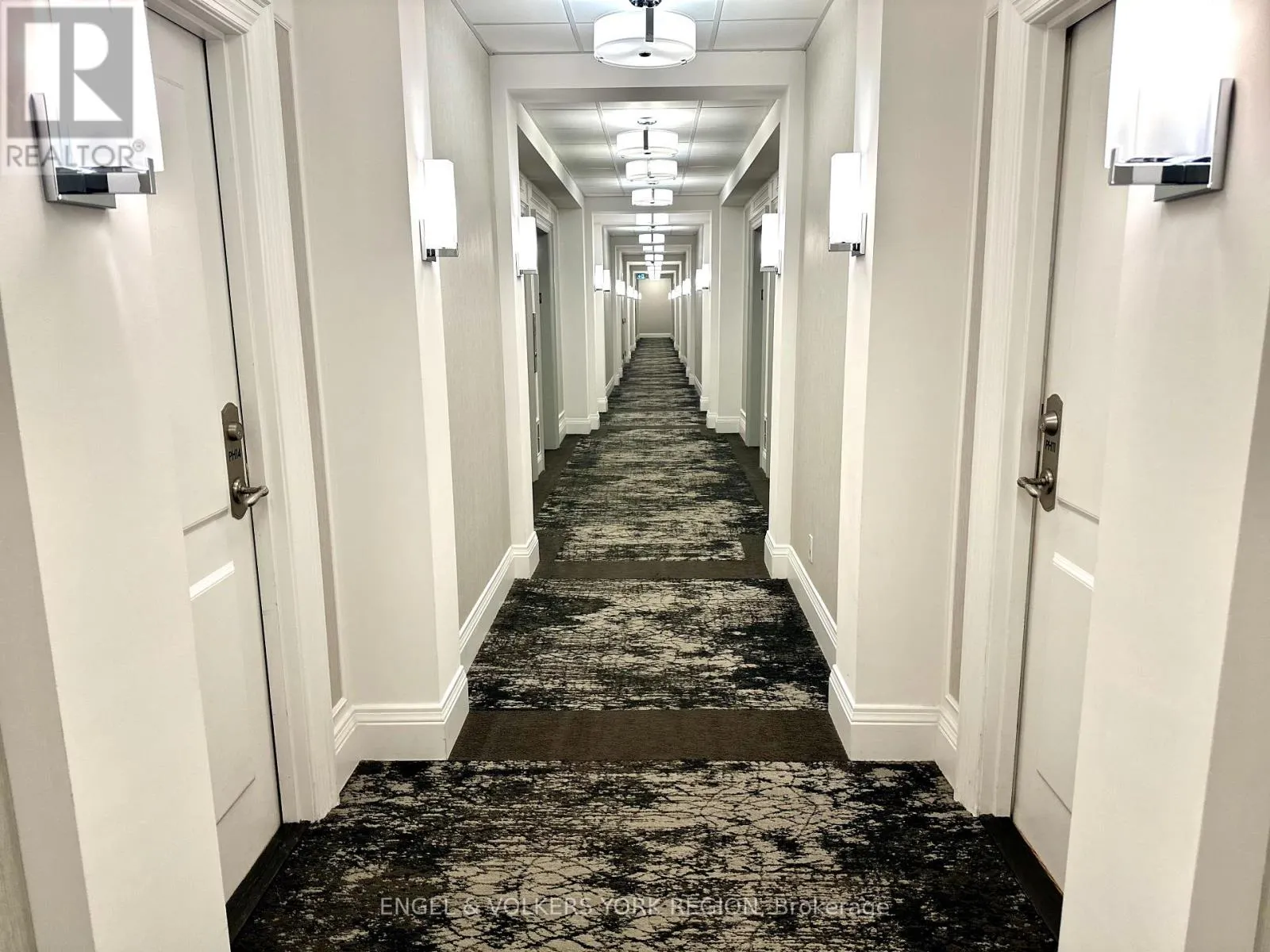 PH14 - 15 GREENVIEW AVENUE