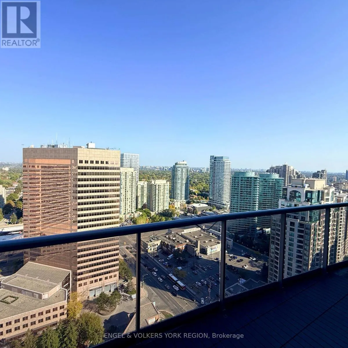 PH14 - 15 GREENVIEW AVENUE