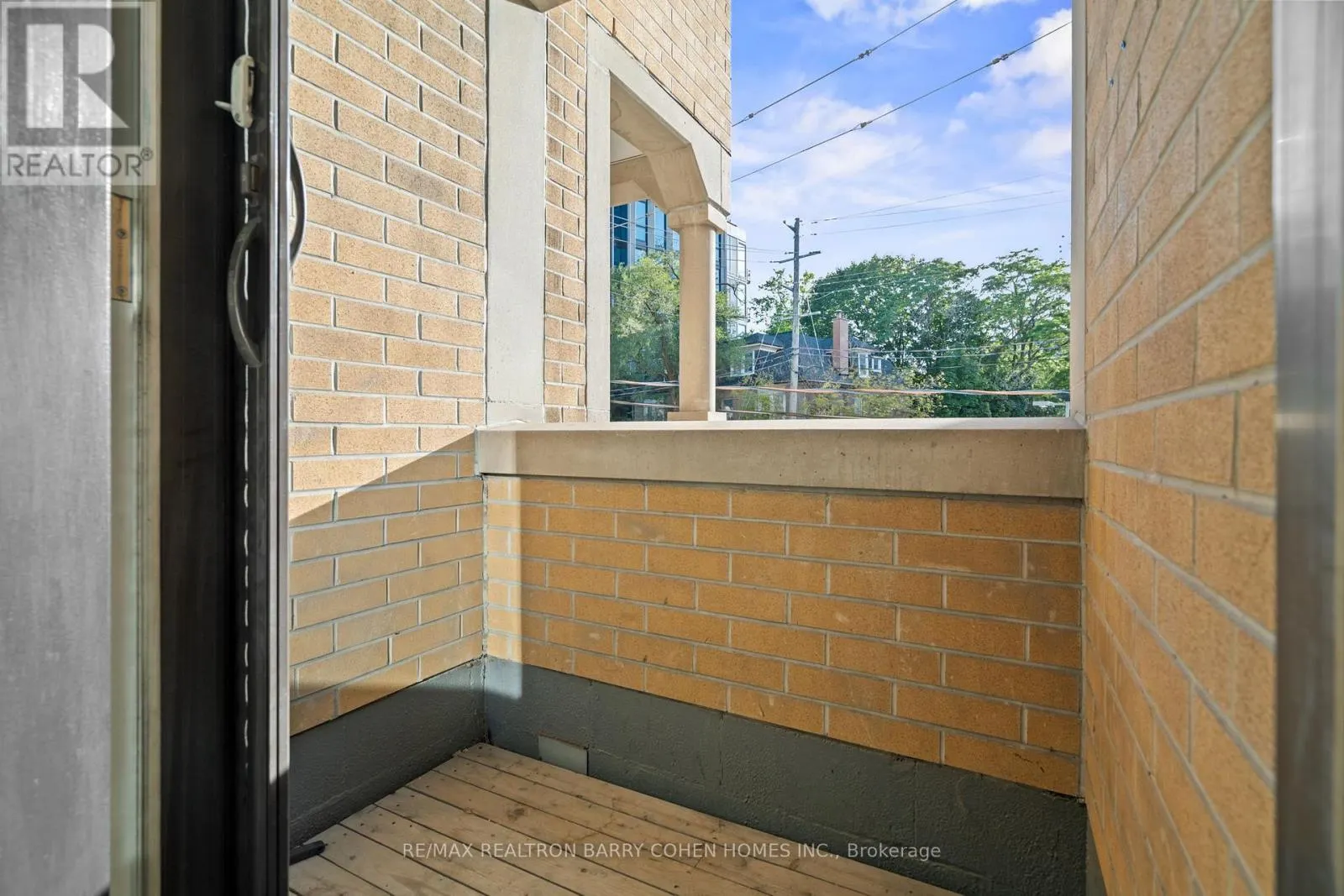 201 - 336 DAVENPORT ROAD
