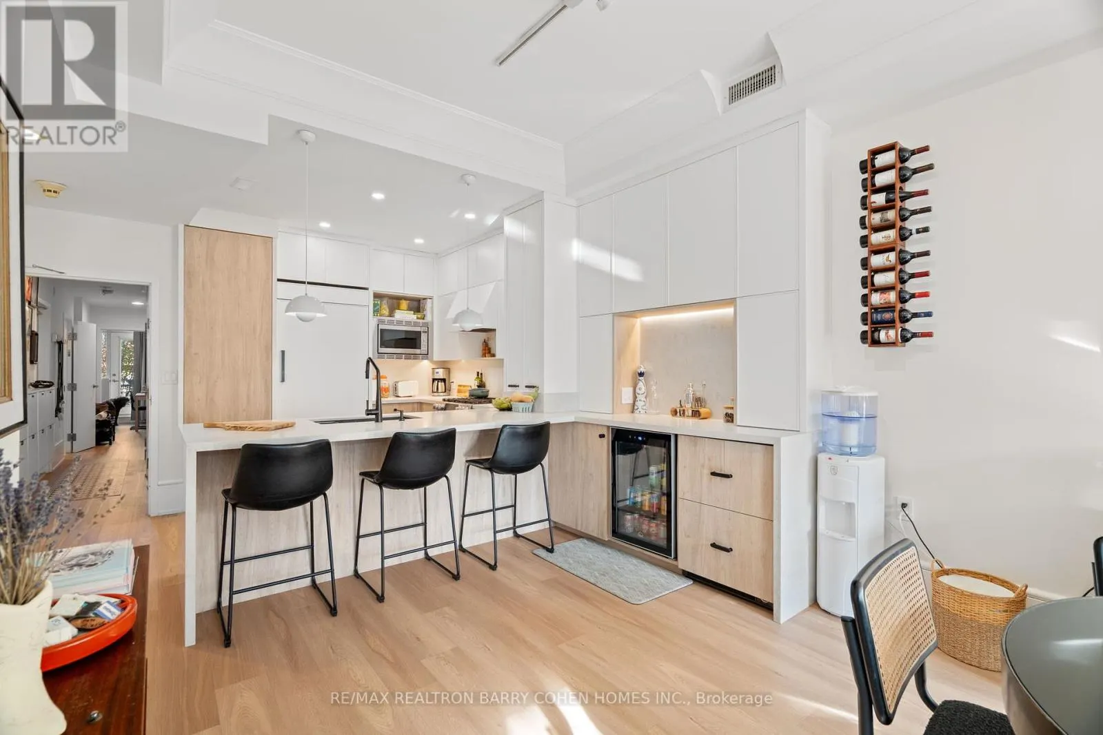 201 - 336 DAVENPORT ROAD