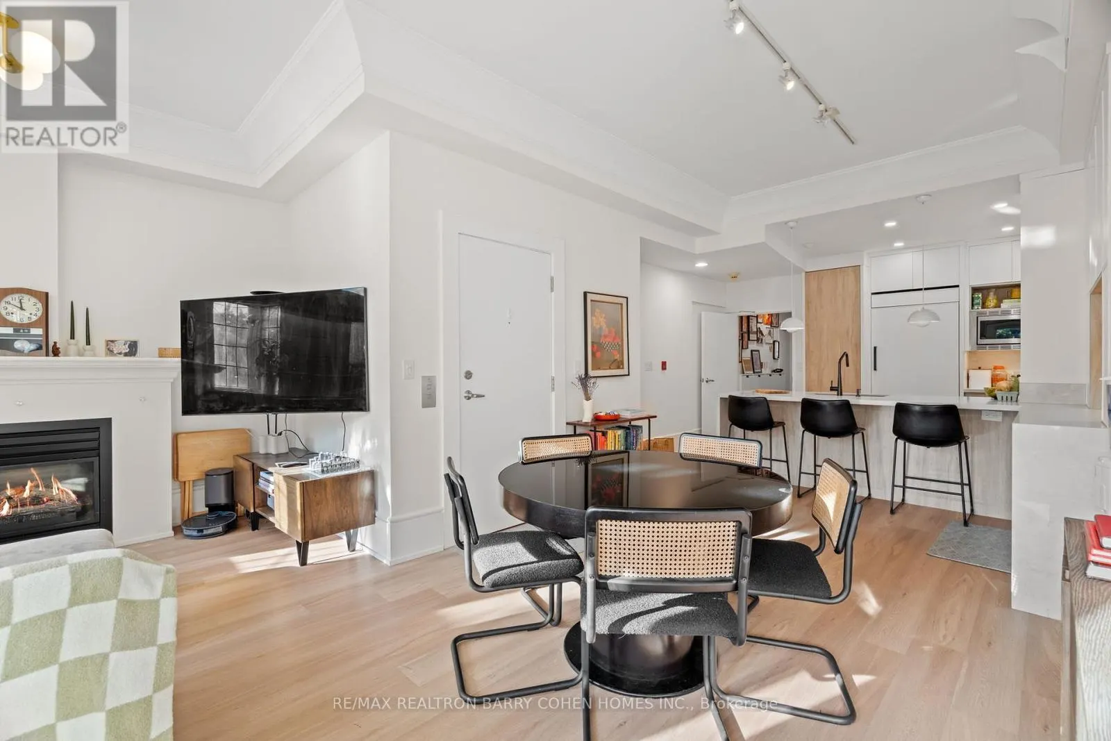 201 - 336 DAVENPORT ROAD