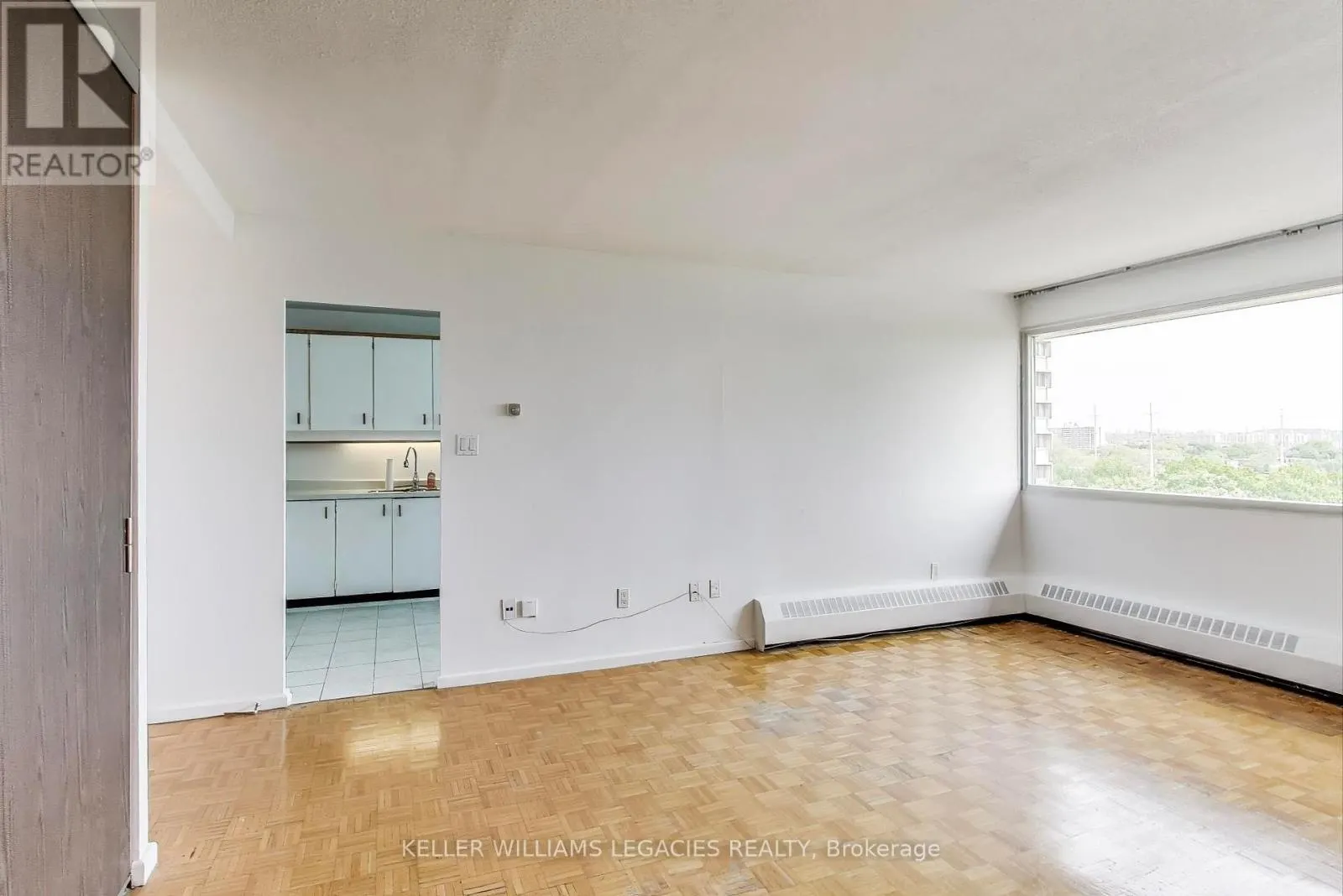 1004 - 715 DON MILLS ROAD