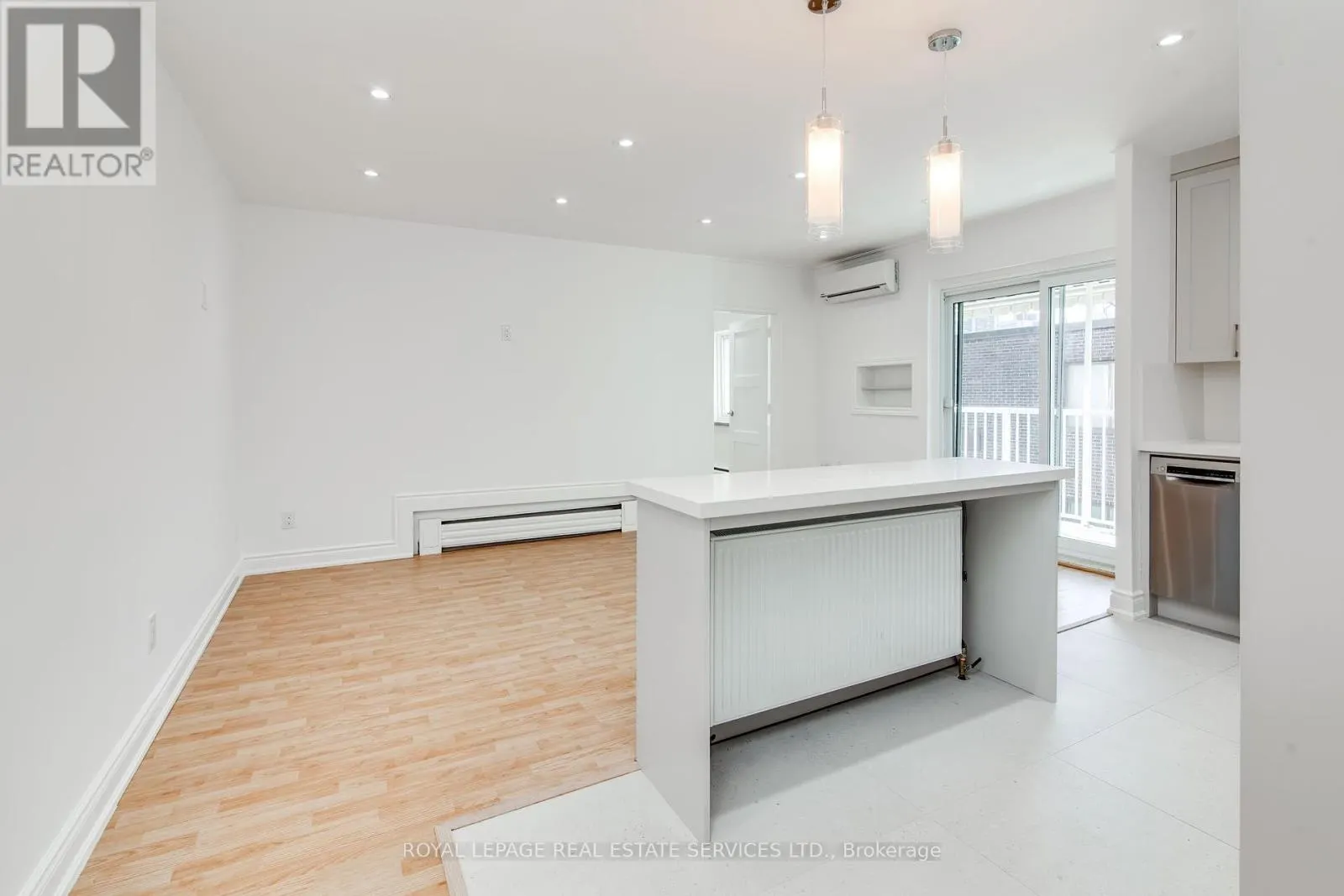 206 - 172 SHERWOOD AVENUE