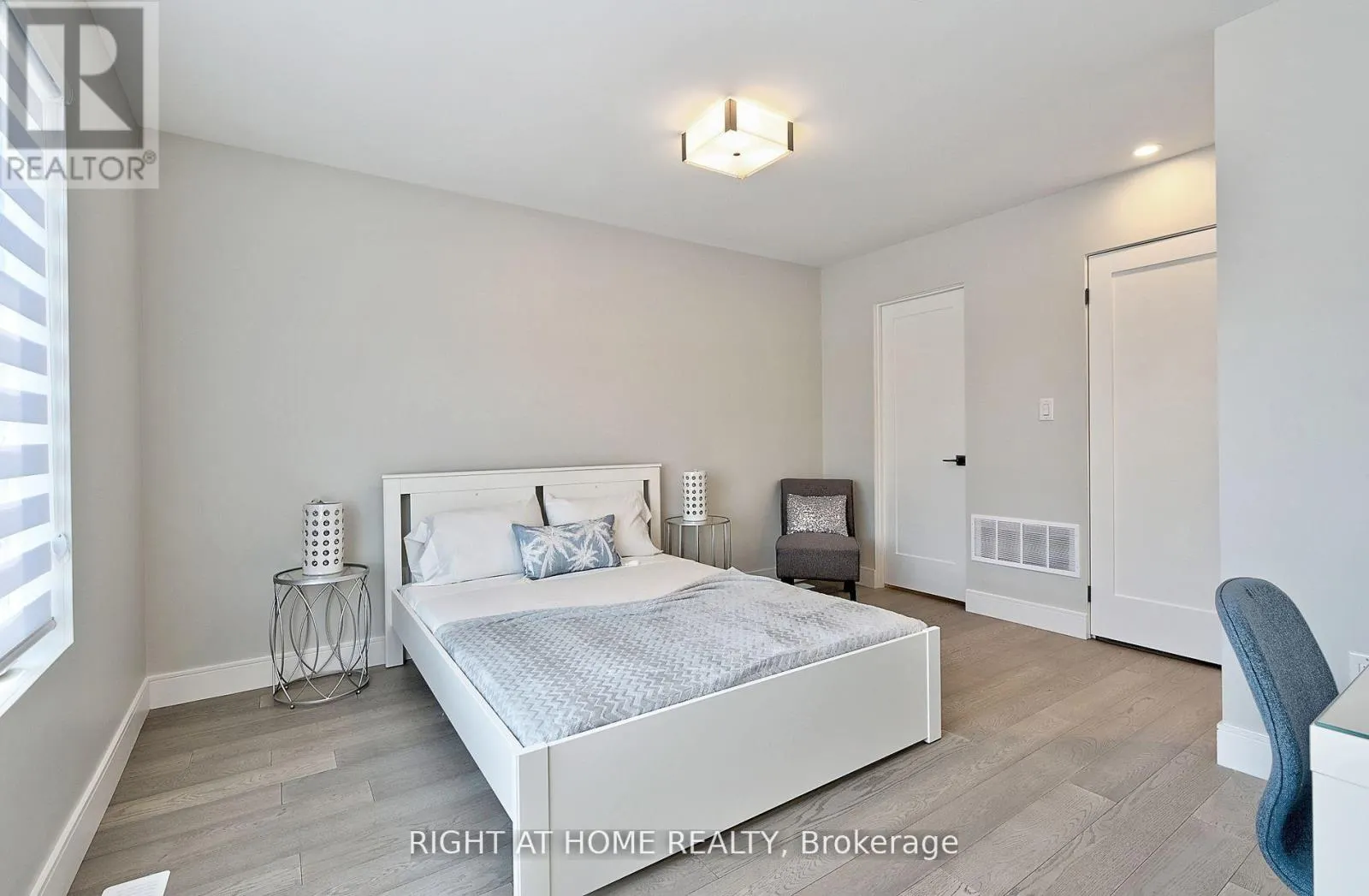 4 - 131 BROCK AVENUE