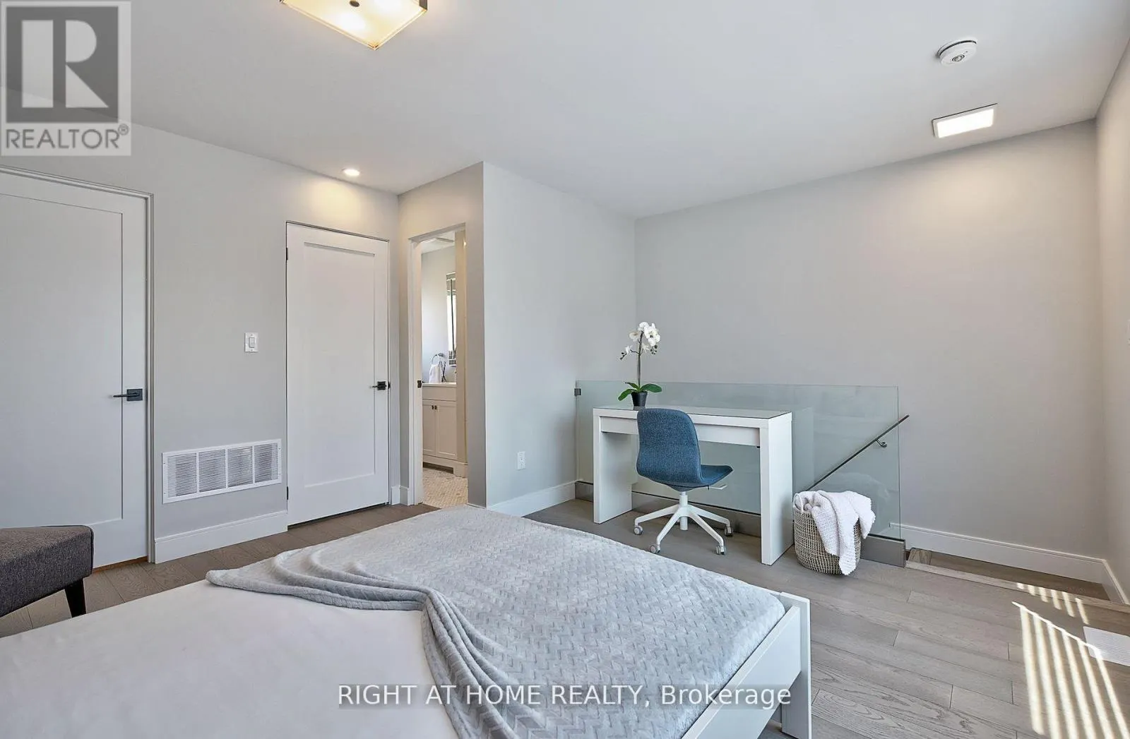 4 - 131 BROCK AVENUE