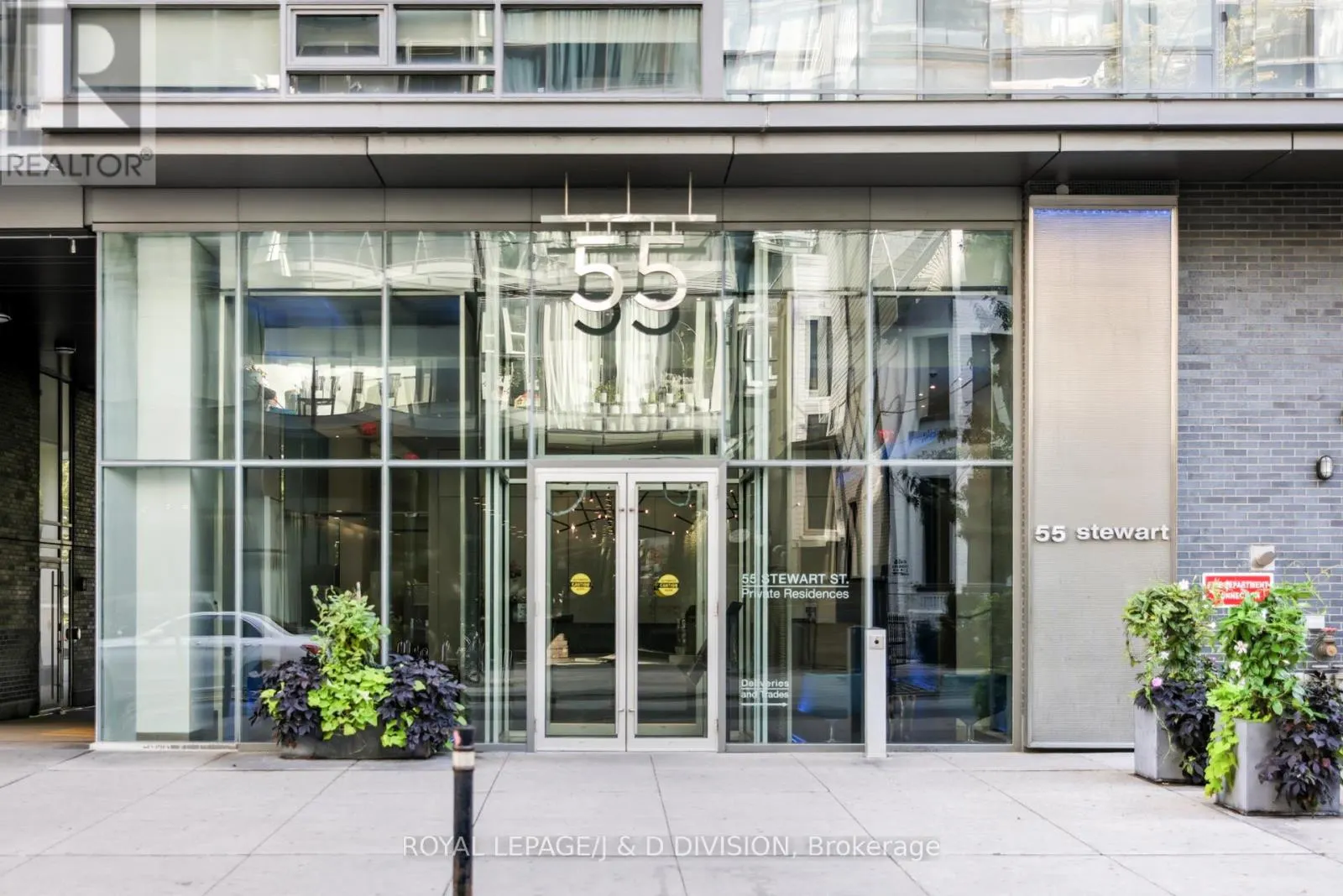 828 - 55 STEWART STREET