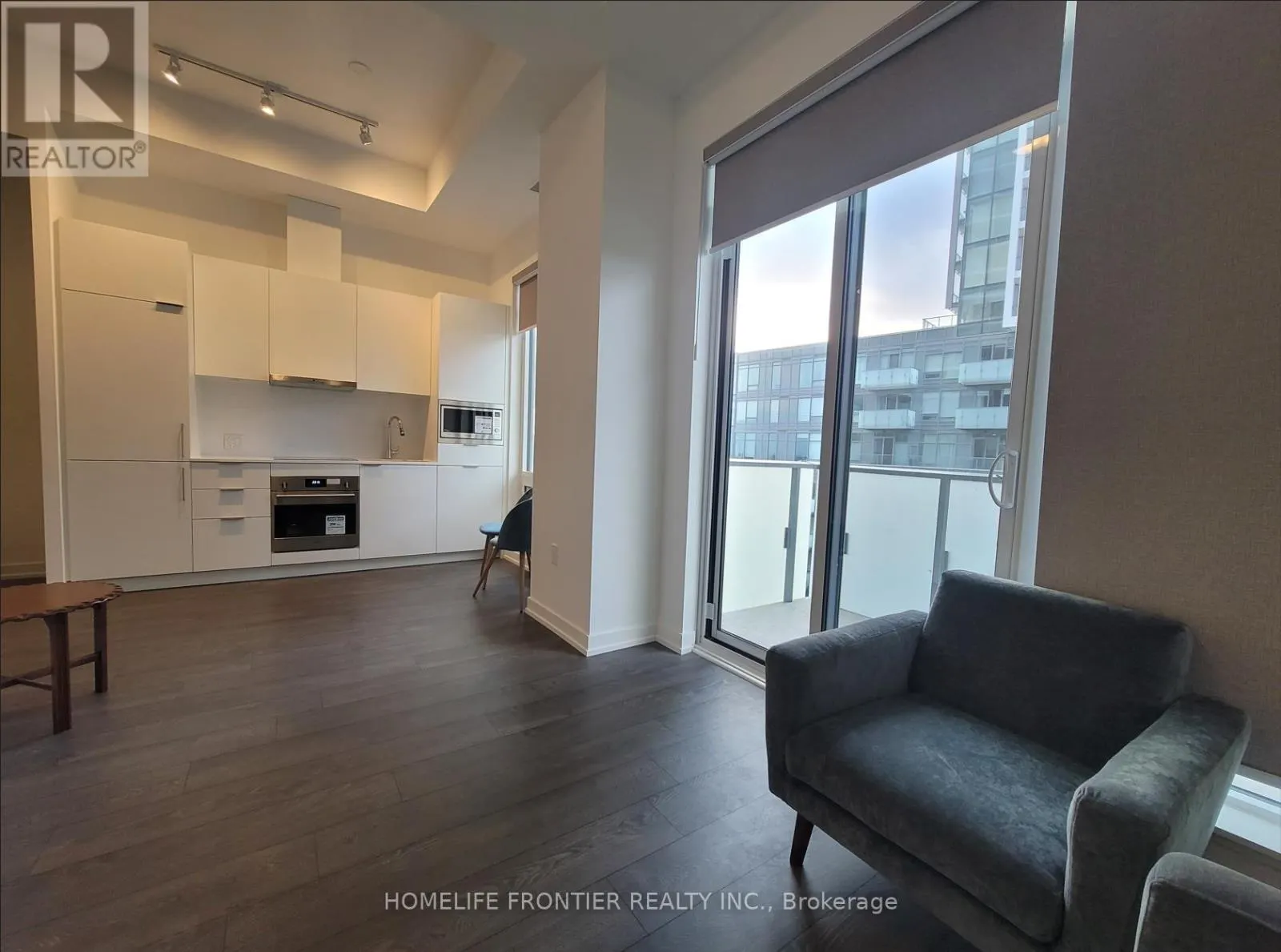 907 - 7 GOLDEN LION HEIGHTS
