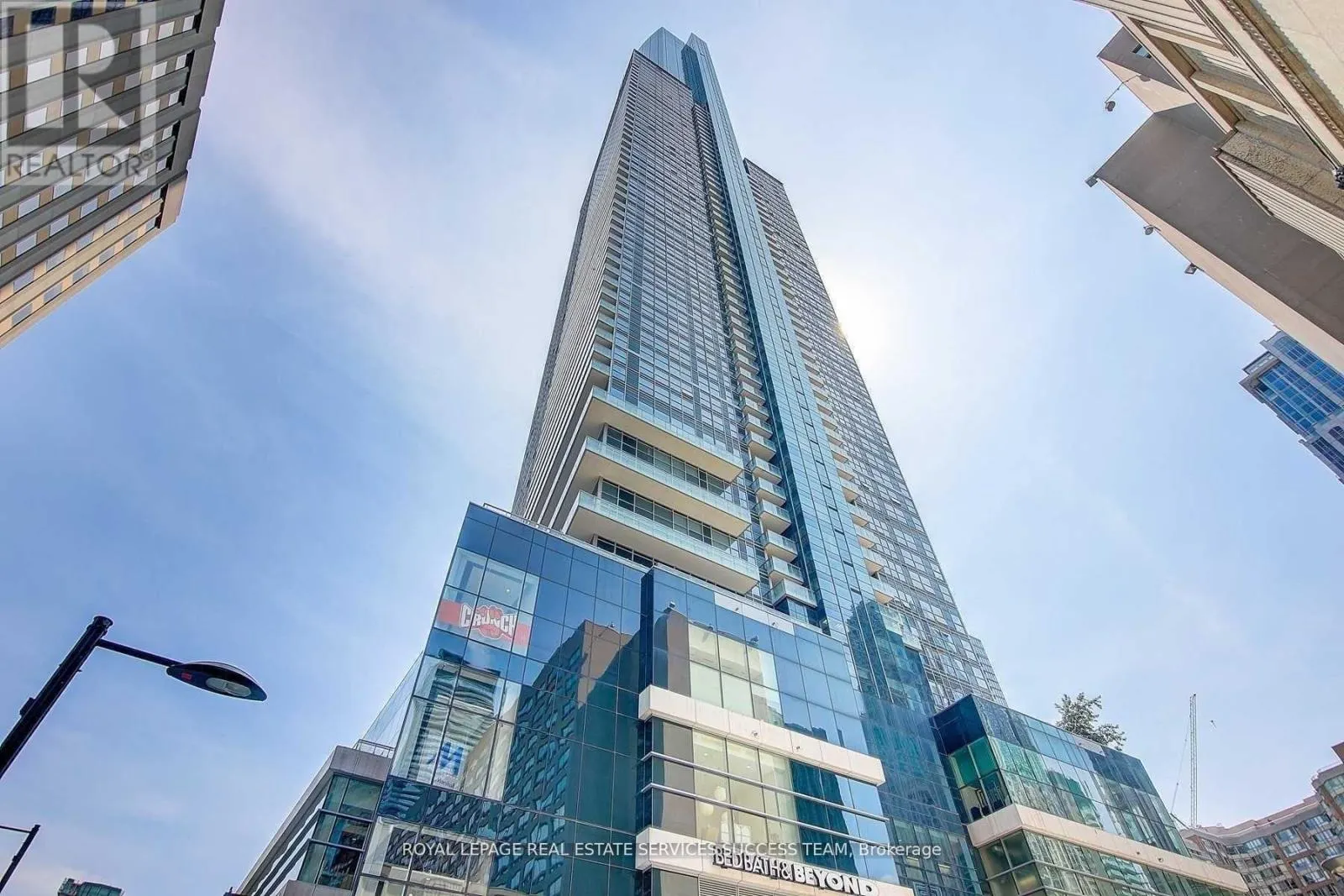 4713 - 386 YONGE STREET W