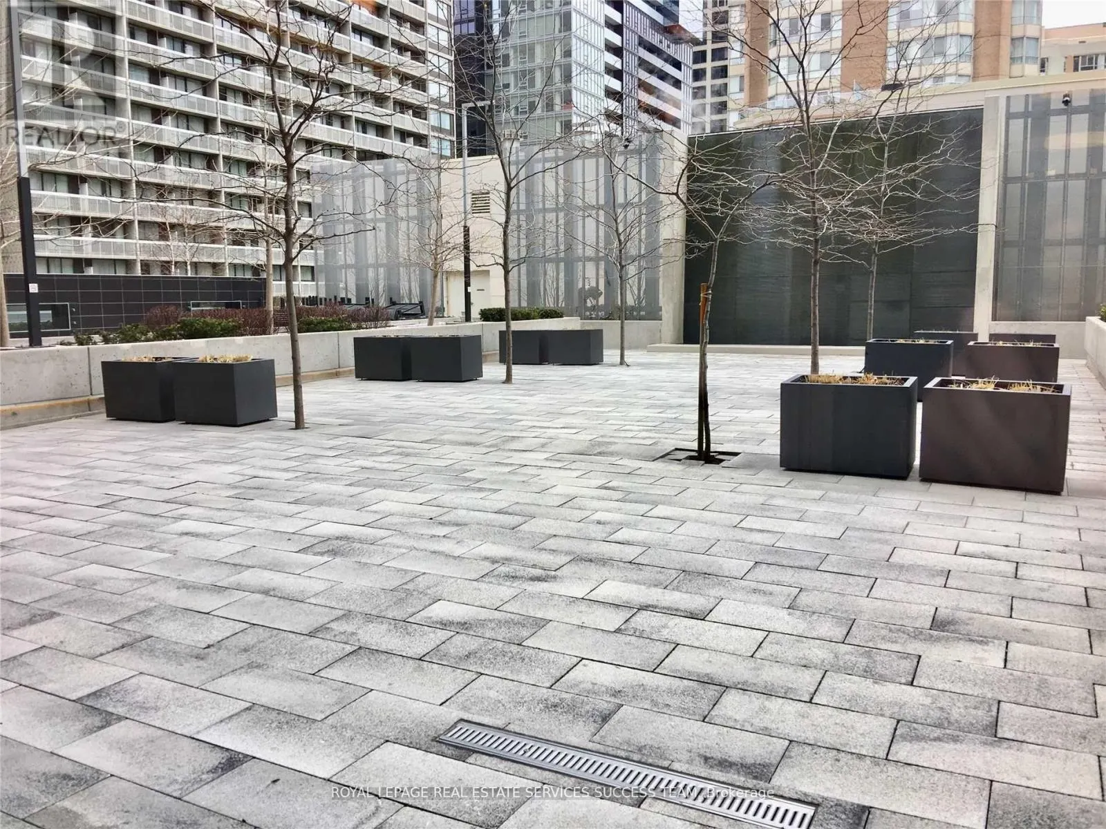 4713 - 386 YONGE STREET W