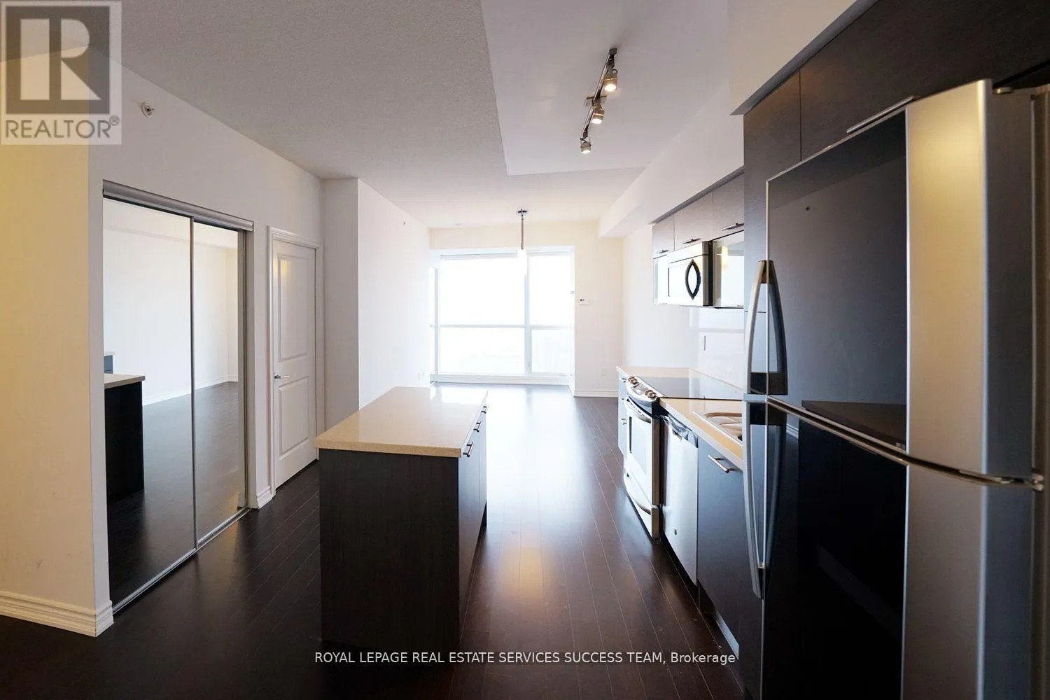 4713 - 386 YONGE STREET W