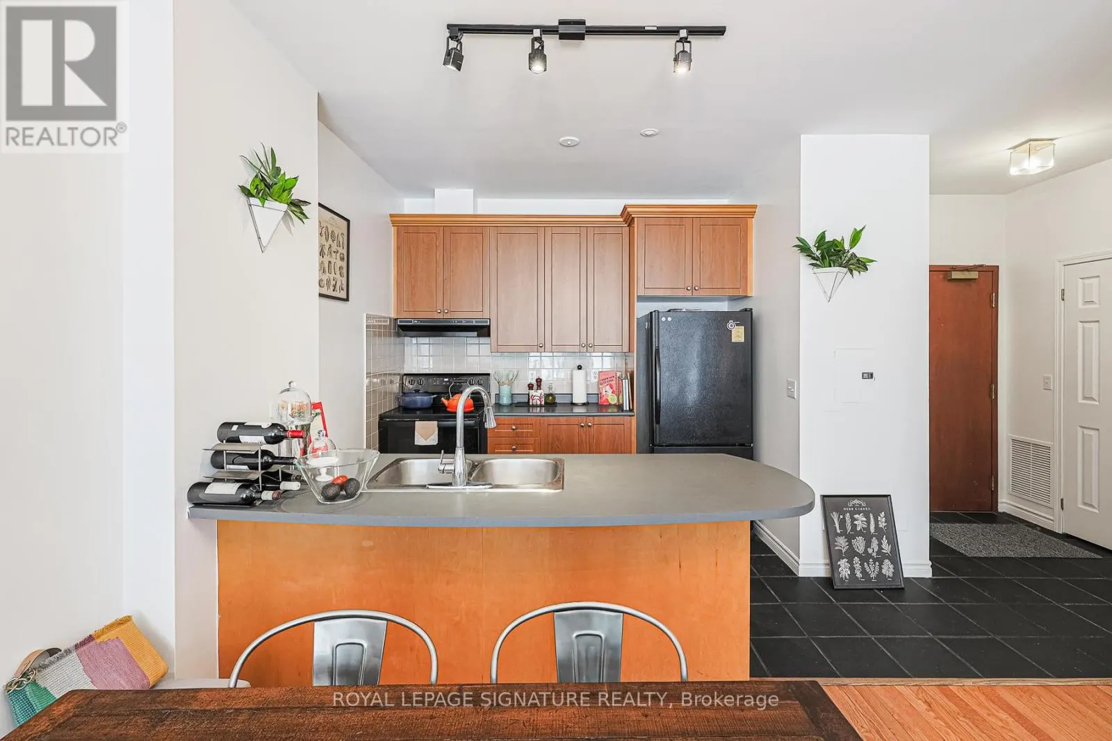 804 - 980 YONGE STREET