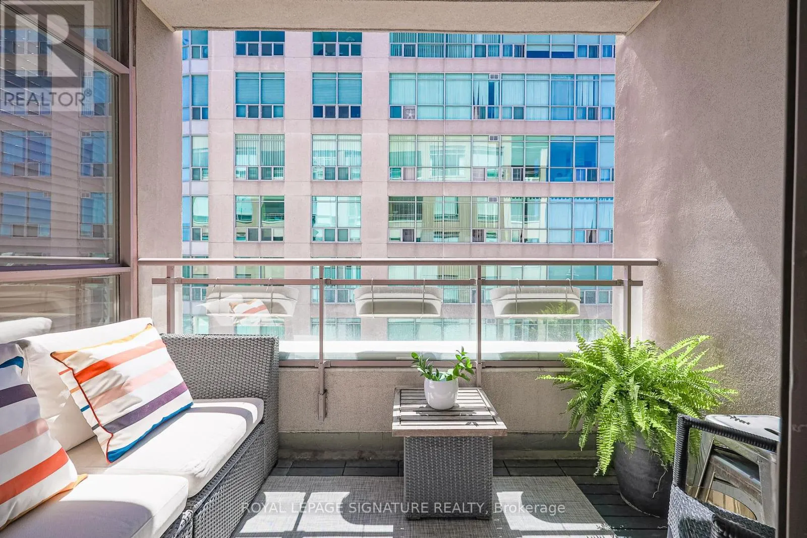 804 - 980 YONGE STREET