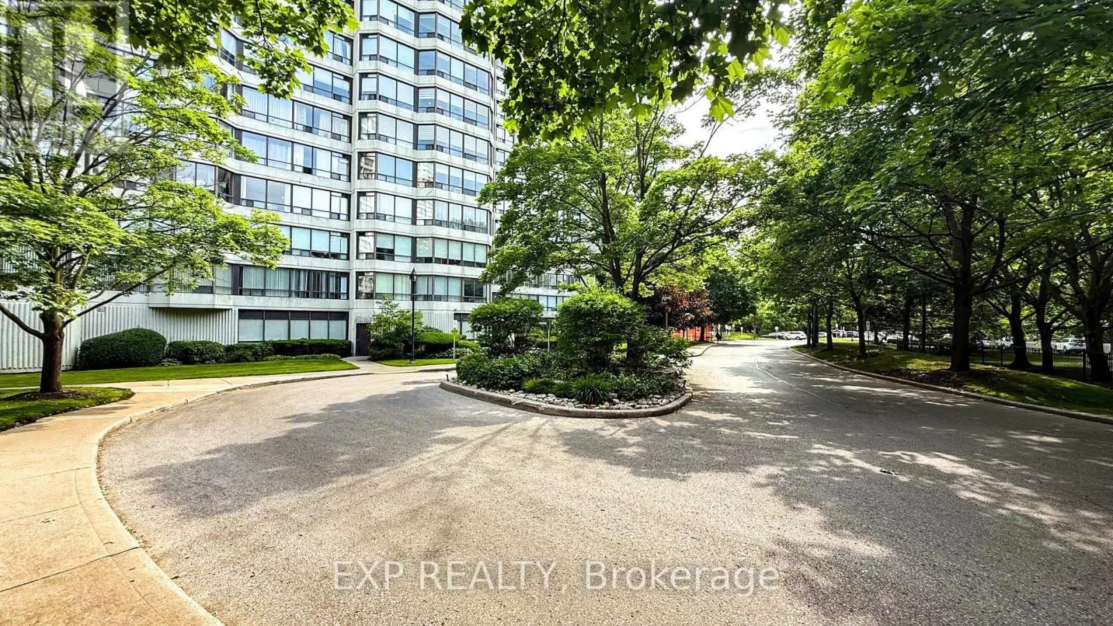 1411 - 1121 STEELES AVENUE W