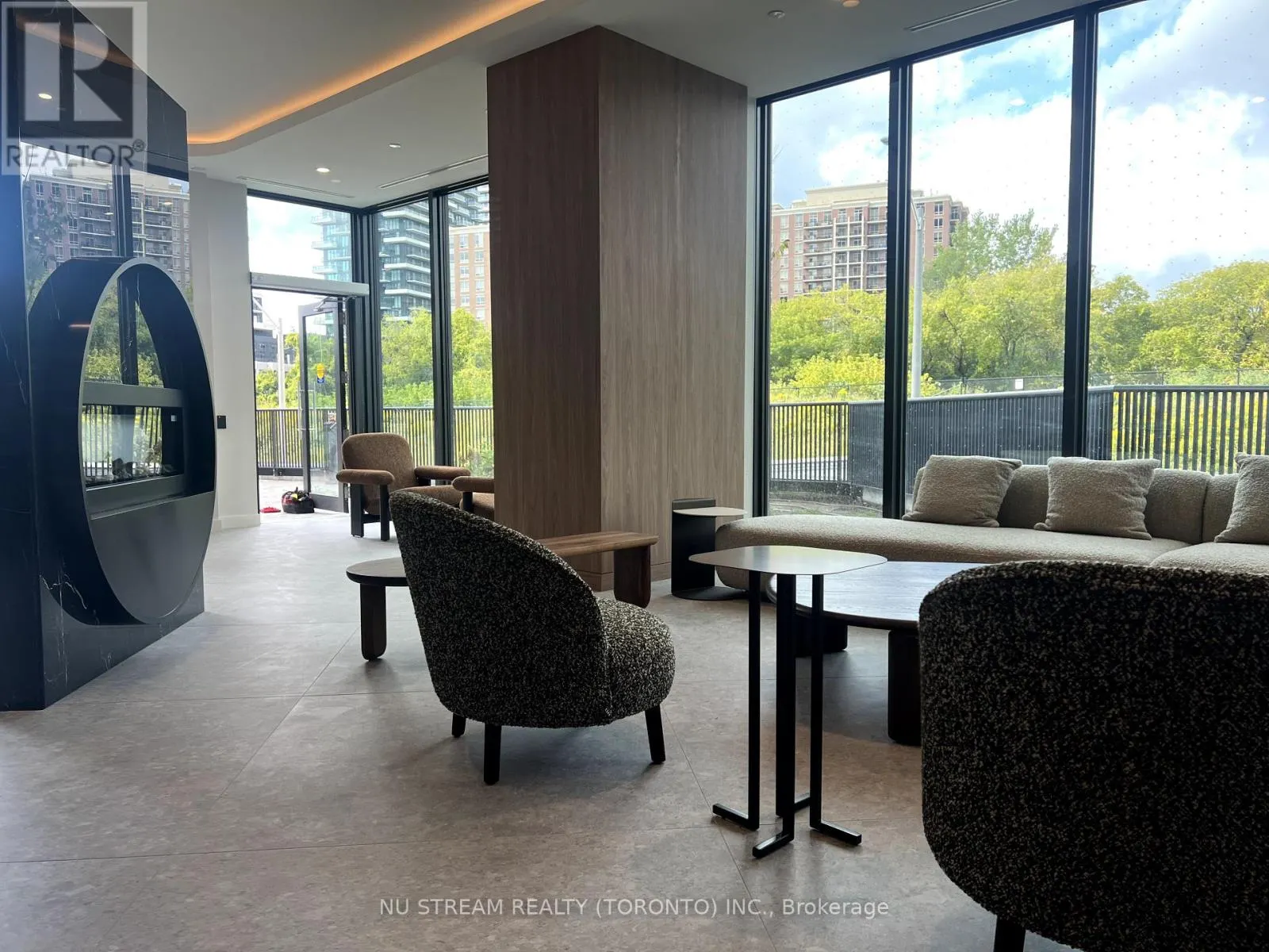 425 - 1 KYLE LOWRY ROAD
