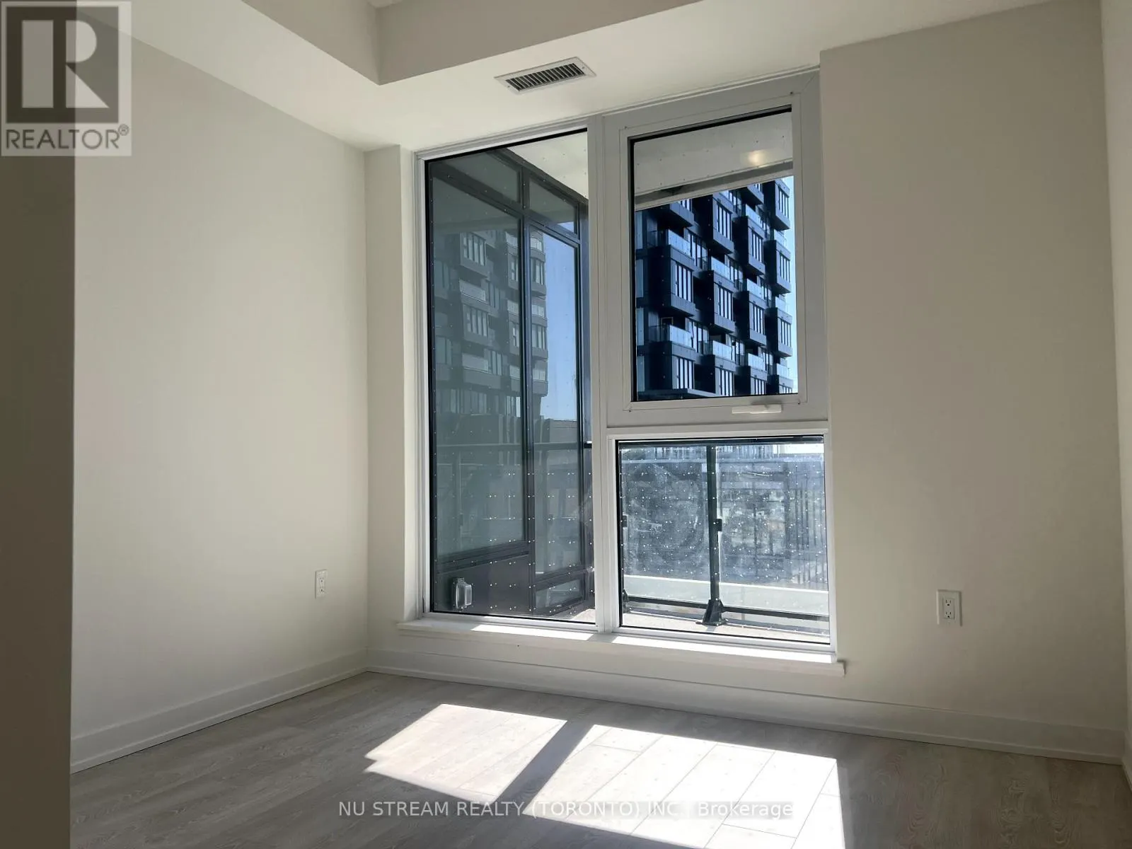 425 - 1 KYLE LOWRY ROAD