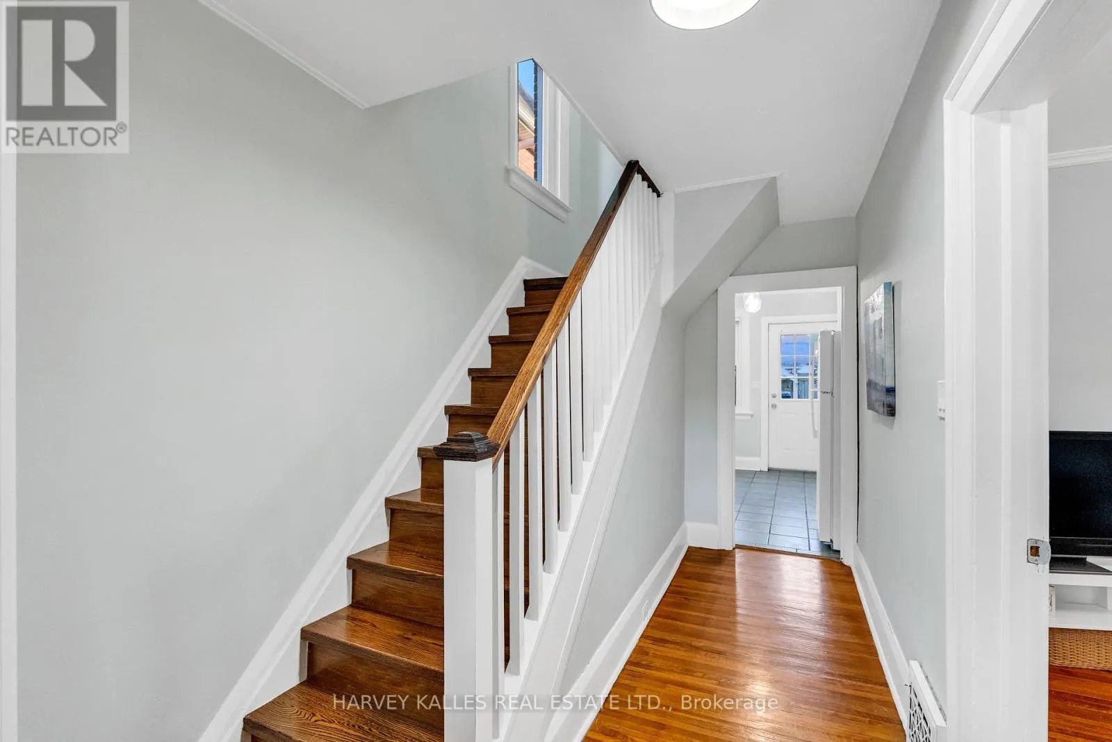 89 LAWRENCE AVENUE W