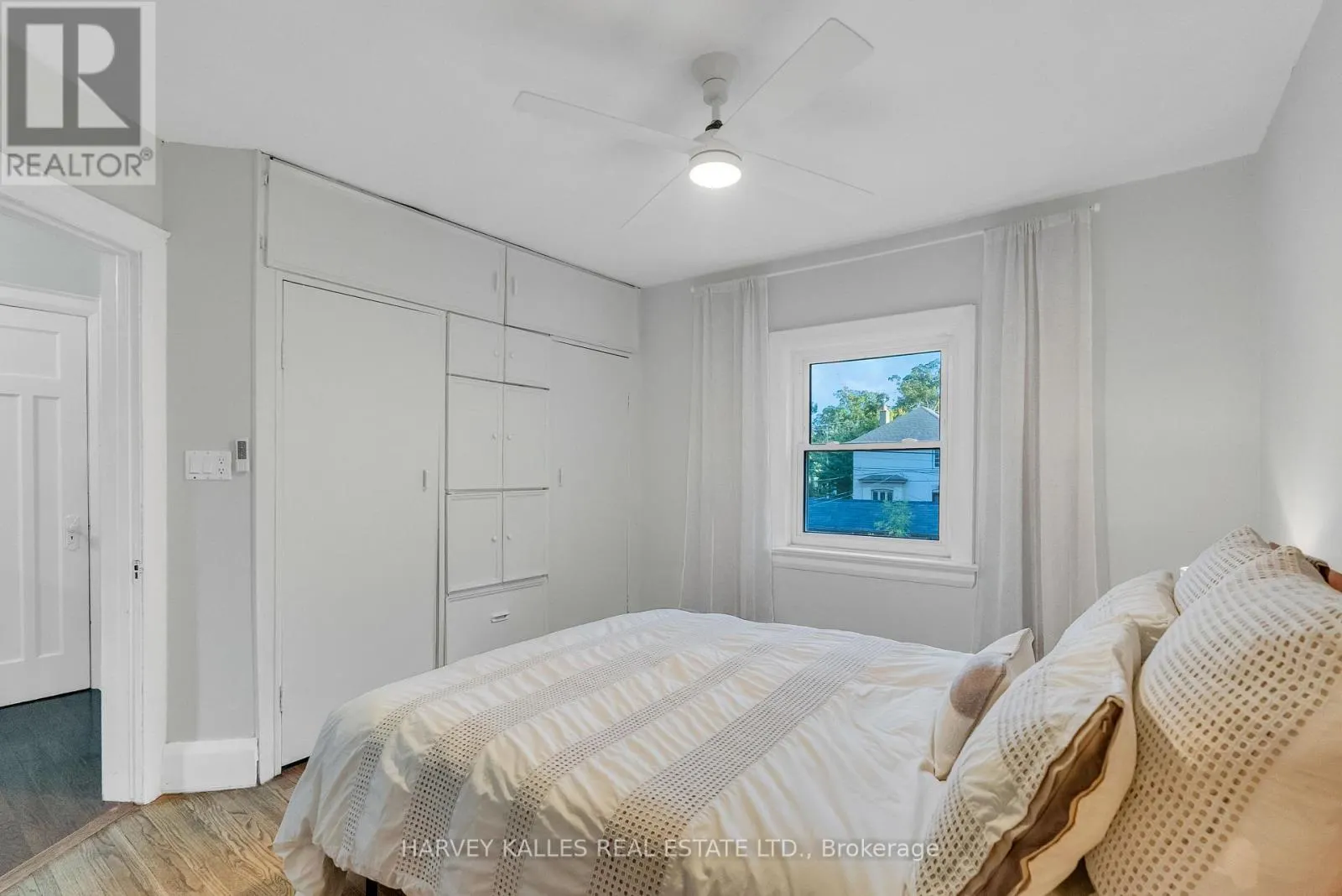 89 LAWRENCE AVENUE W