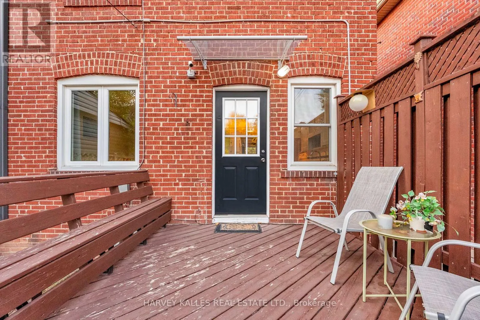 89 LAWRENCE AVENUE W