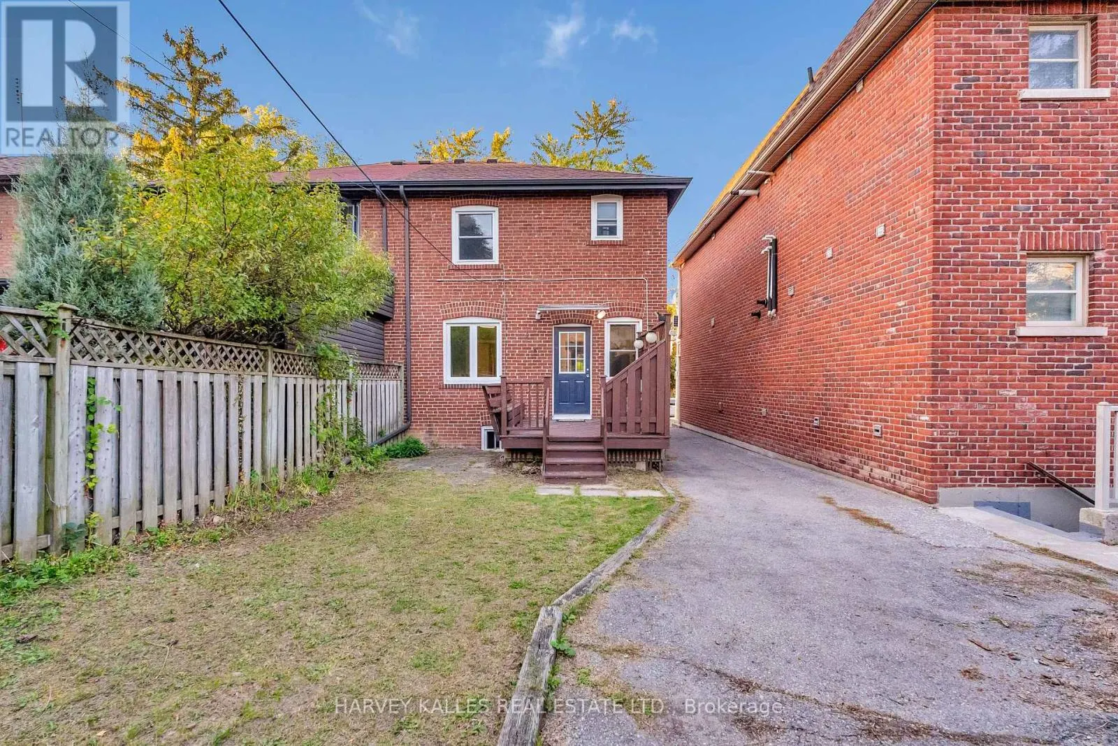 89 LAWRENCE AVENUE W