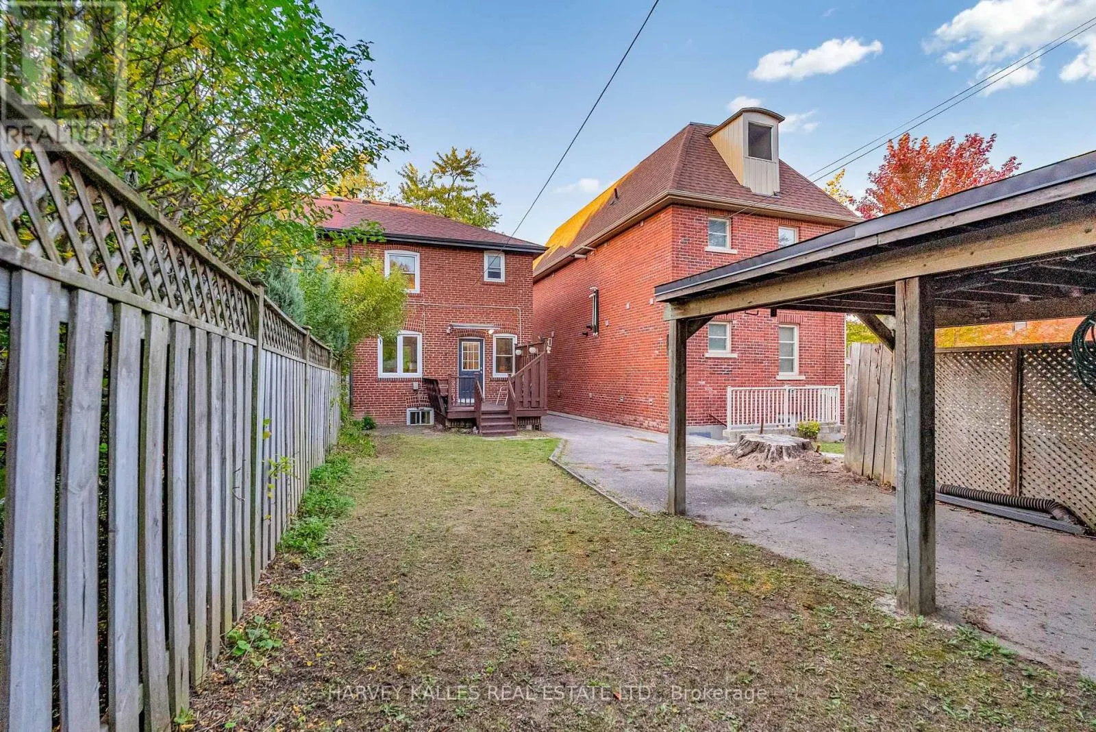 89 LAWRENCE AVENUE W